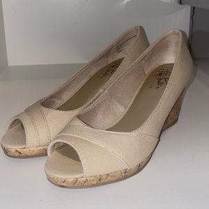 Life Stride Khaki Cork Wedge